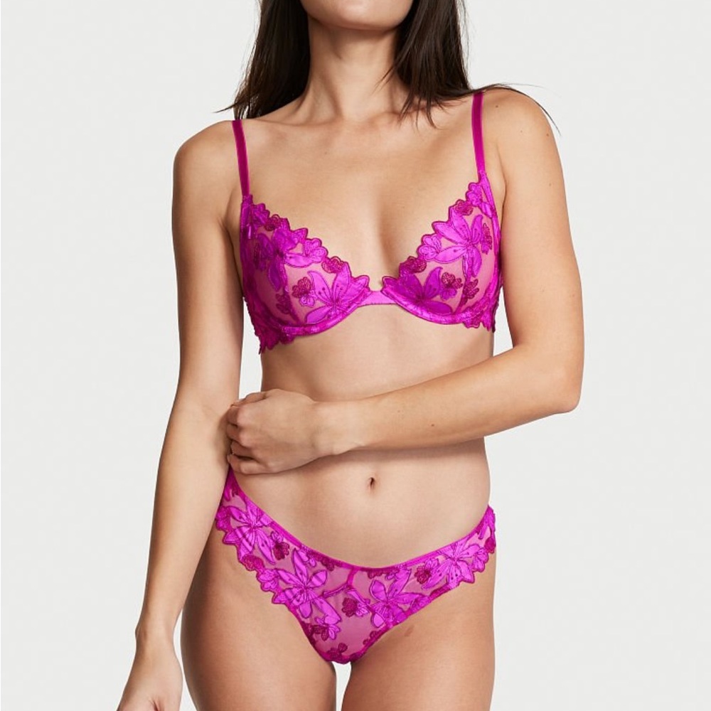 Very sexy unlined bra and panty set from Victoria’s Secret